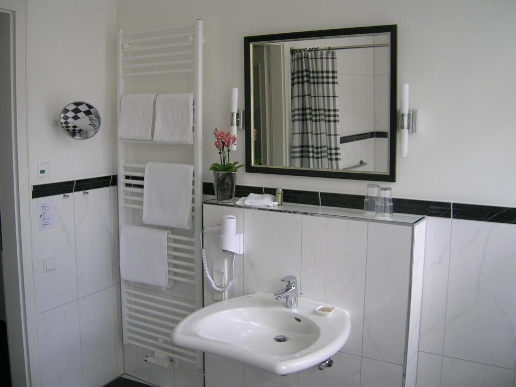 Hotel&Café KleinerGrünauer Bad Salzuflen Zimmer foto